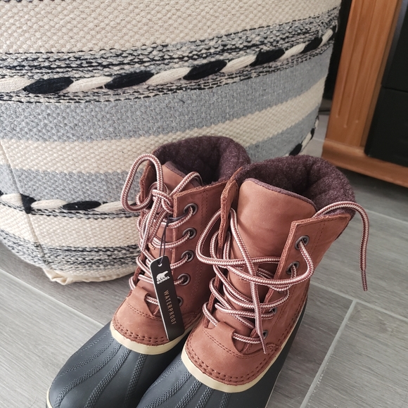 Sorel Shoes - NWT, Sz 7.5 Sorel Slimpack II leather winter boots